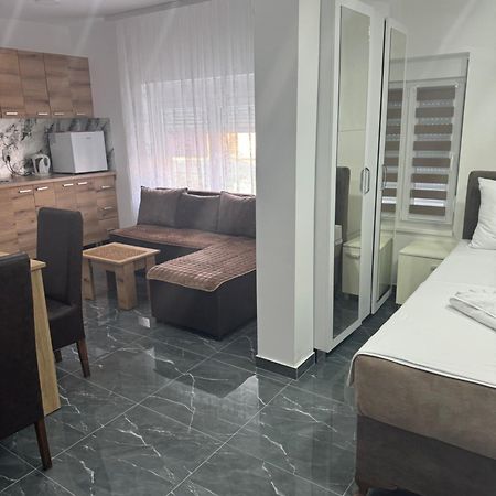 Sobe i Apartmani Casa Mia Pecinci Esterno foto