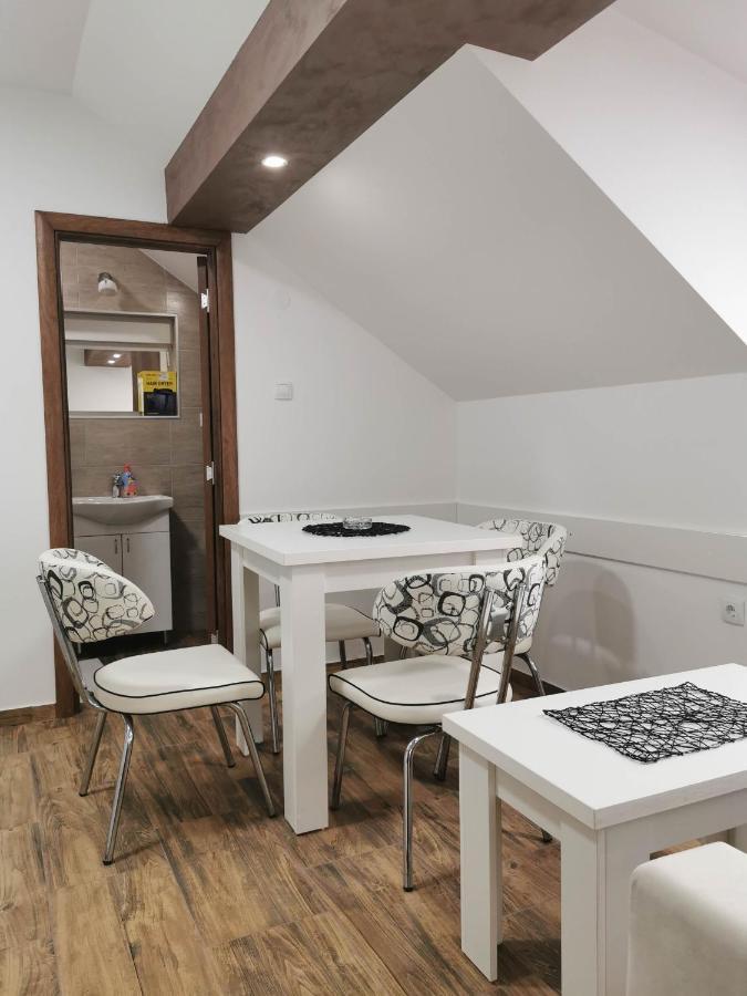 Sobe i Apartmani Casa Mia Pecinci Esterno foto