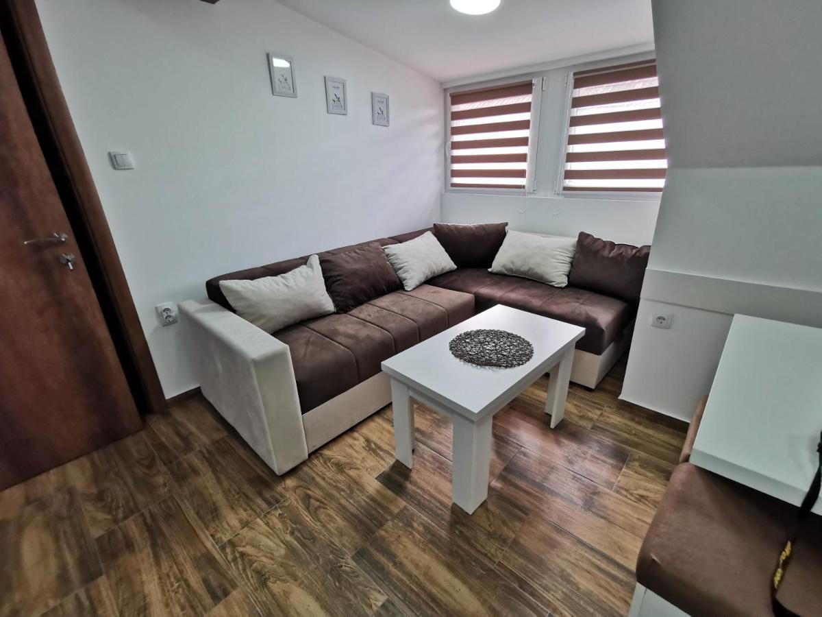 Sobe i Apartmani Casa Mia Pecinci Esterno foto