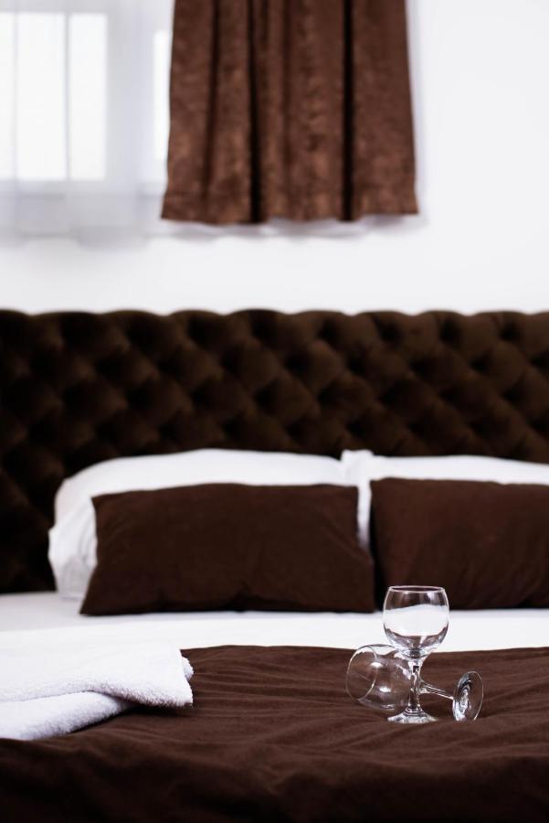 Sobe i Apartmani Casa Mia Pecinci Esterno foto