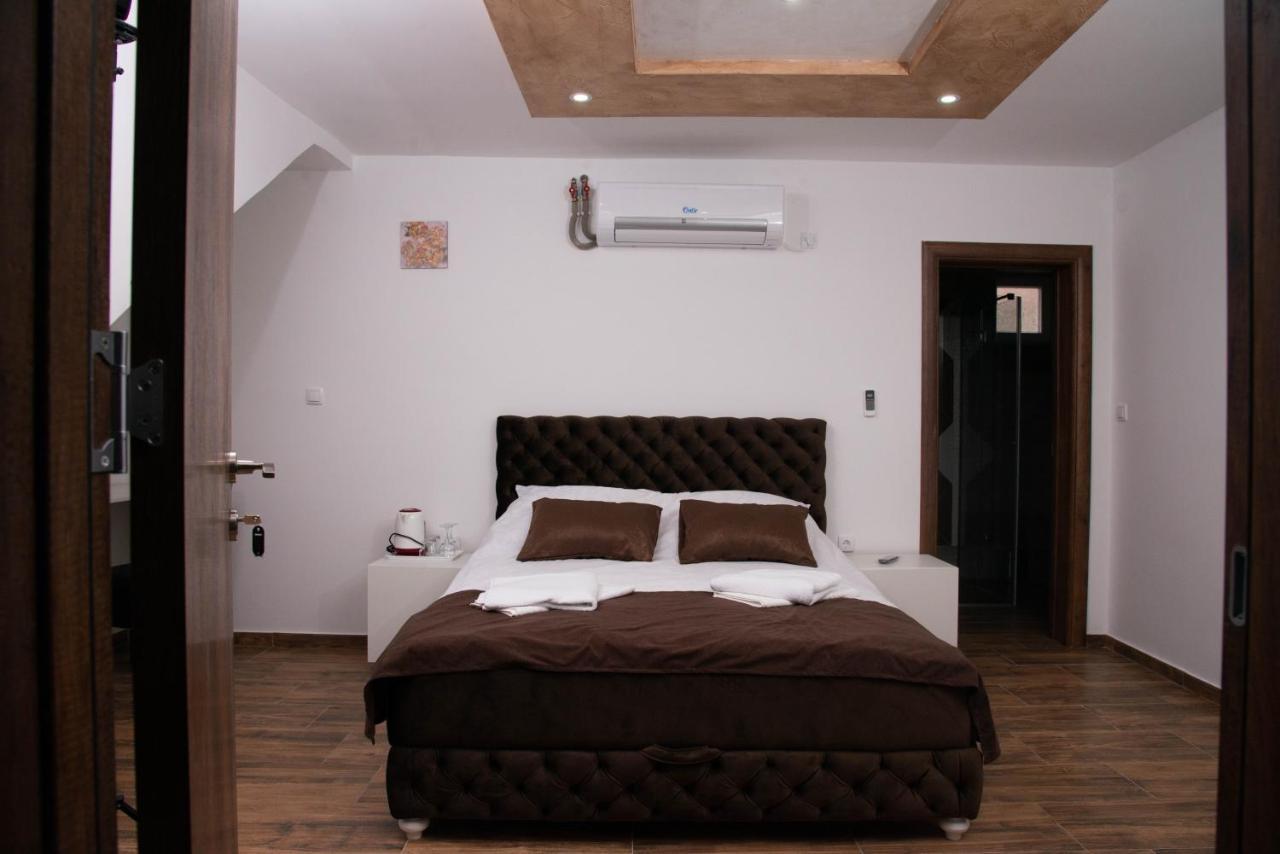 Sobe i Apartmani Casa Mia Pecinci Esterno foto
