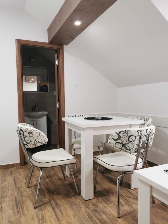 Sobe i Apartmani Casa Mia Pecinci Esterno foto