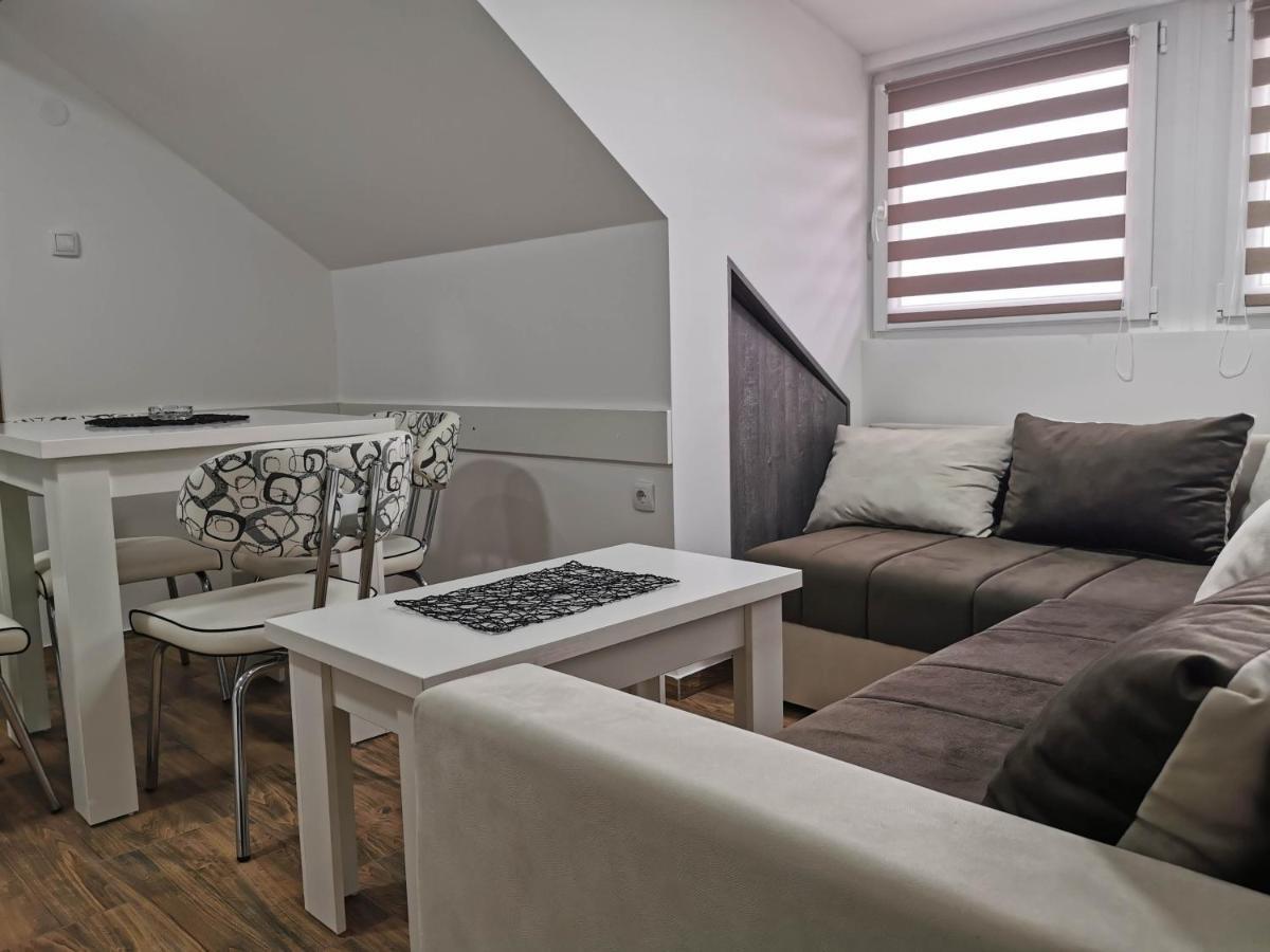 Sobe i Apartmani Casa Mia Pecinci Esterno foto