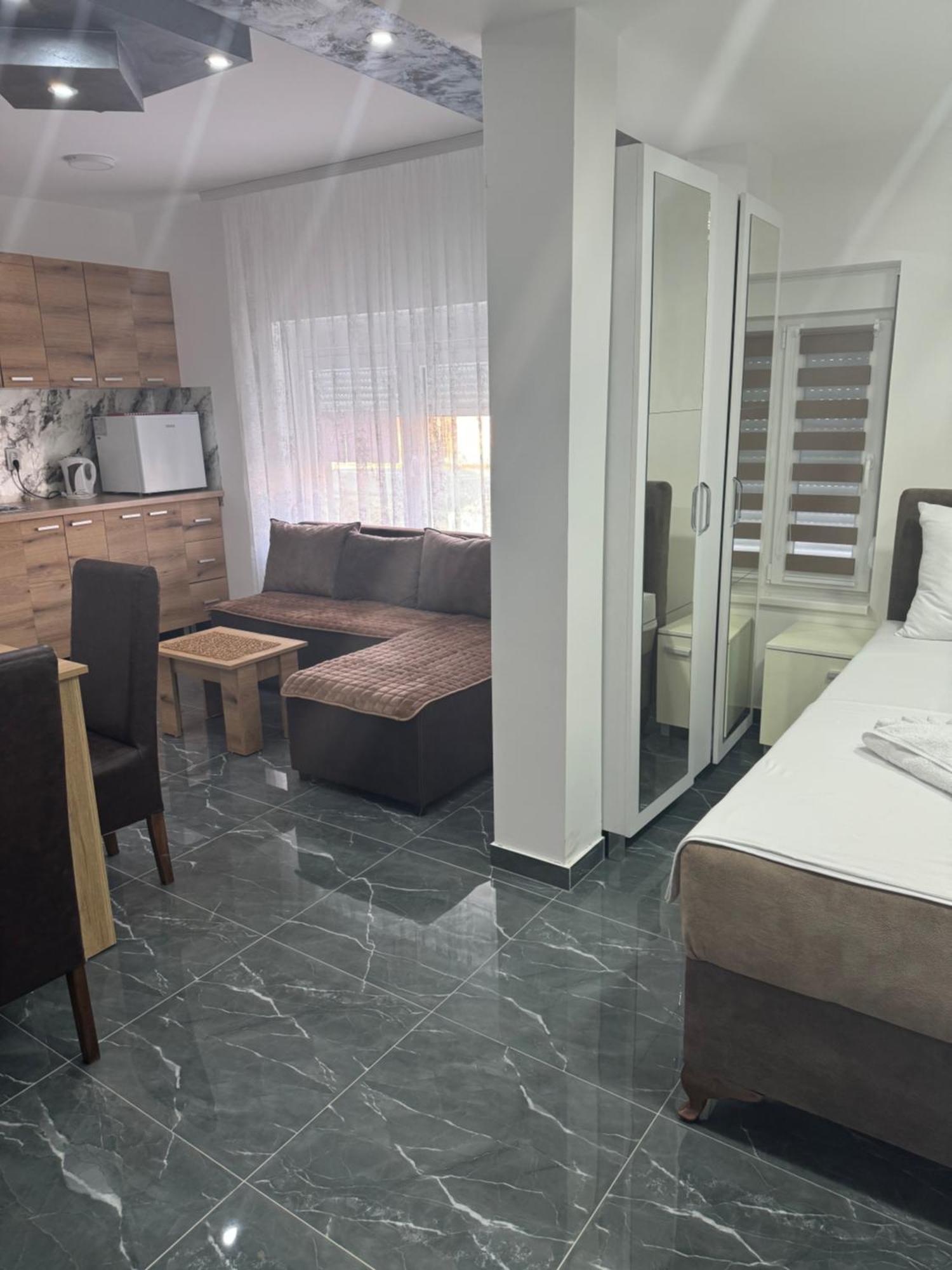 Sobe i Apartmani Casa Mia Pecinci Esterno foto